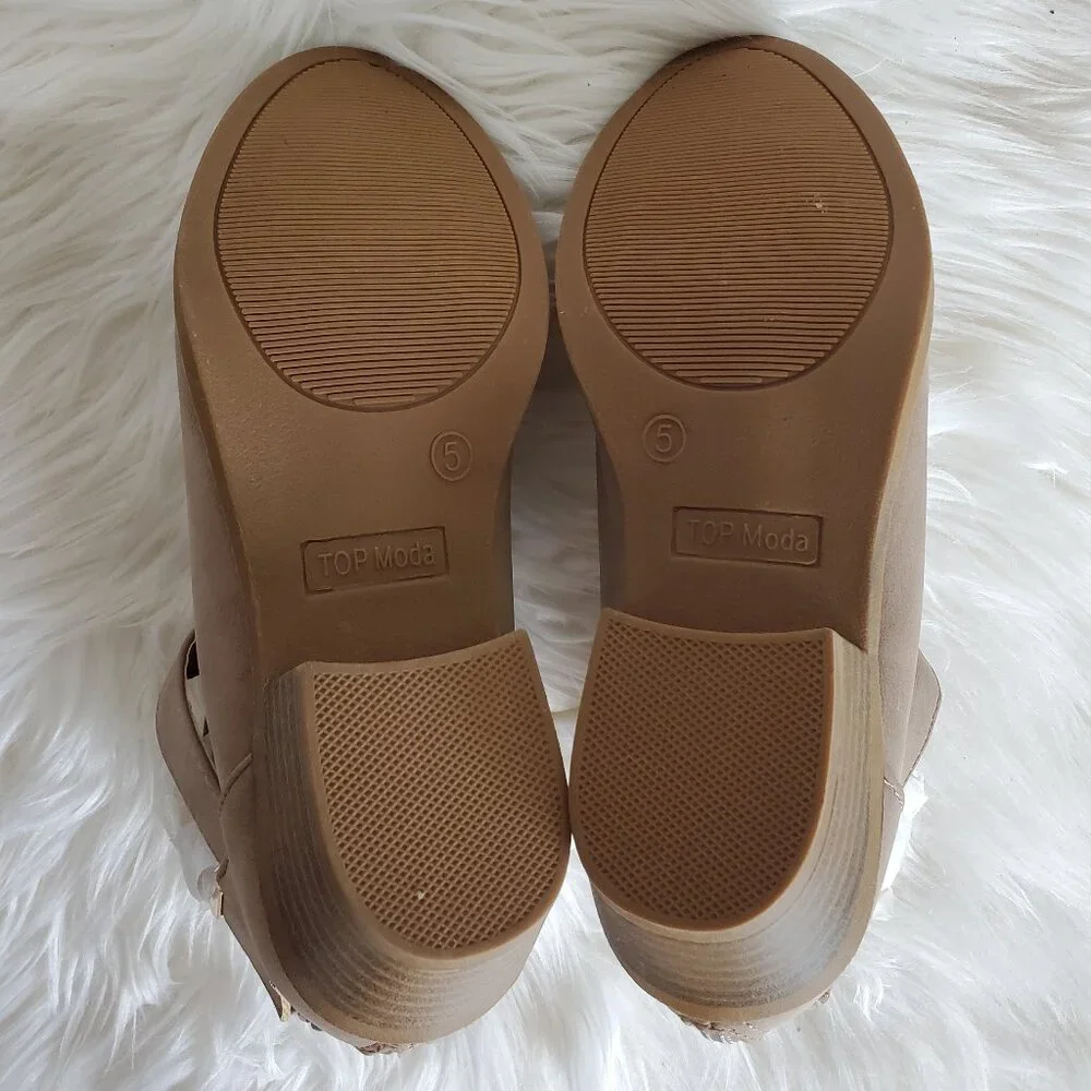 Top Moda Suede Taupe Back Zip Ankle Cut-Out Heeled Booties SZ 5